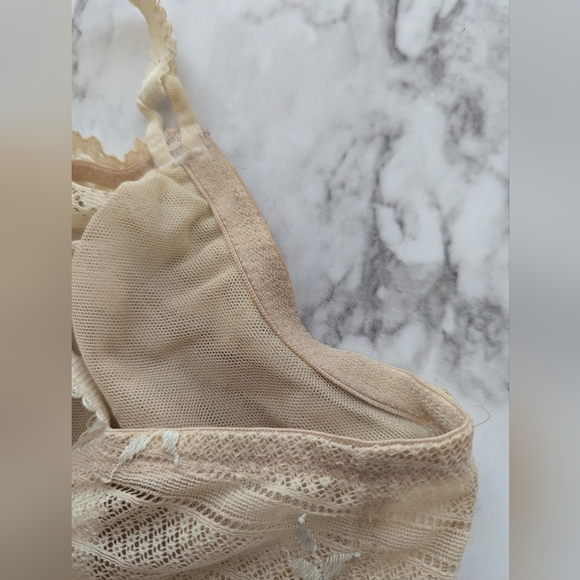 Wacoal Embrace Lace Underwire Bra size 34DDD. 65191 - Picture 3 of 5